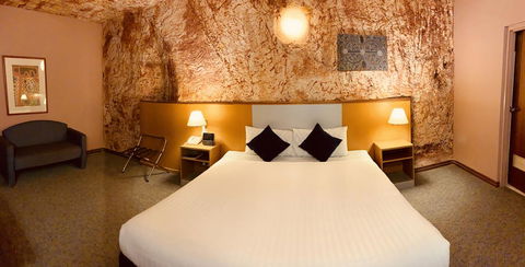 Desert Cave Hotel - Holiday Adelaide 2