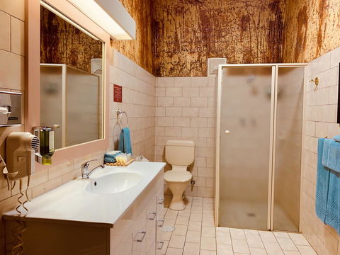 Desert Cave Hotel - Holiday Adelaide 5