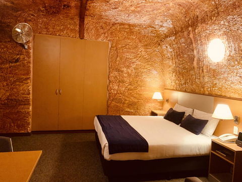 Desert Cave Hotel - Holiday Adelaide 14