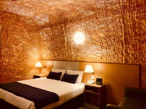 Desert Cave Hotel - Holiday Adelaide 13