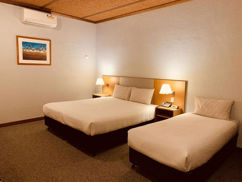Desert Cave Hotel - Holiday Adelaide 22