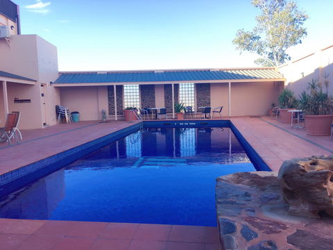 Desert Cave Hotel - Holiday Adelaide 44