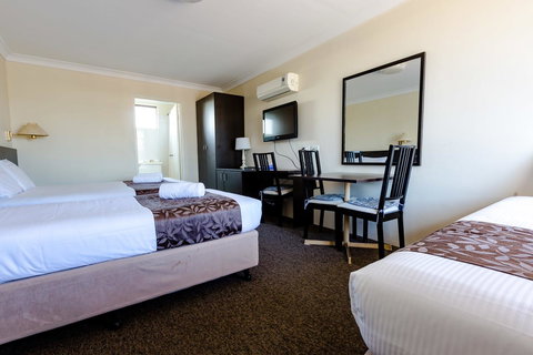 Abcot Inn - Holiday Adelaide 2