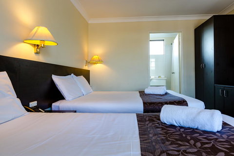 Abcot Inn - Holiday Adelaide 11