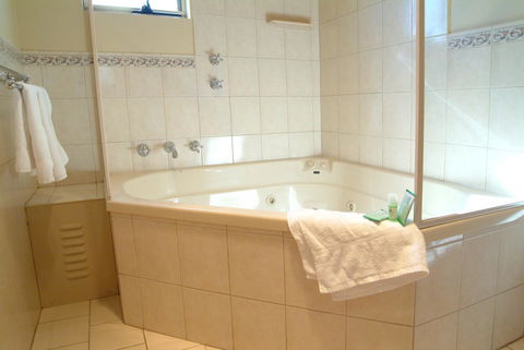 Victoria Hotel Strathalbyn - Holiday Adelaide 5