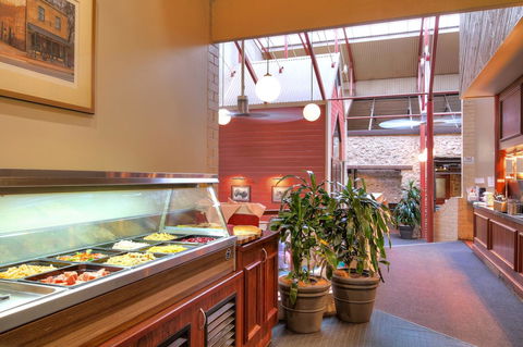 Victoria Hotel Strathalbyn - Holiday Adelaide 4
