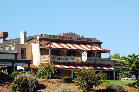 Victoria Hotel Strathalbyn - Holiday Adelaide 9