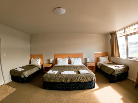 Highway One Motel - Holiday Adelaide 1