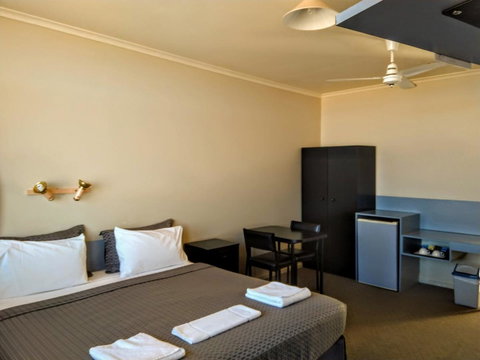 Highway One Motel - Holiday Adelaide 24