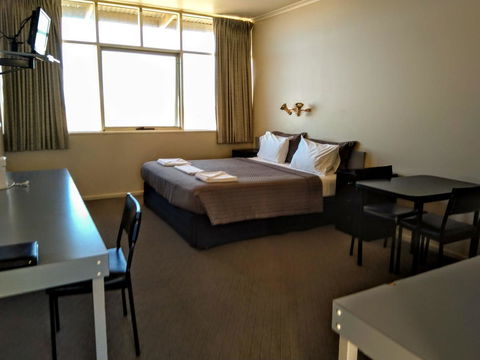 Highway One Motel - Holiday Adelaide 25