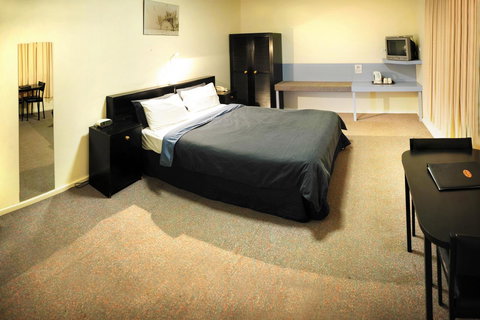 Highway One Motel - Holiday Adelaide 2