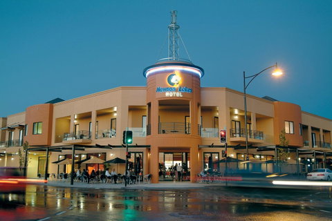 Mawson Lakes Hotel - Holiday Adelaide 8
