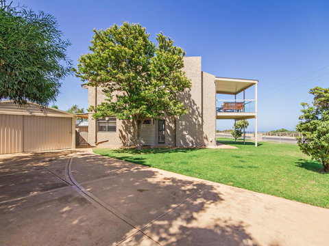 Pearl By The Sea - Holiday Adelaide 12