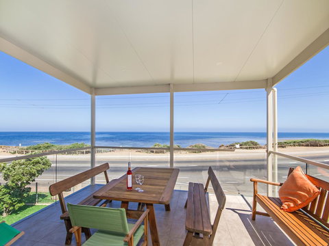 Pearl By The Sea - Holiday Adelaide 0