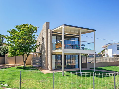 Pearl By The Sea - Holiday Adelaide 1