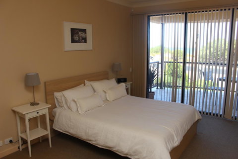 The Lighthouse - Beachfront Accommodation - Holiday Adelaide 1