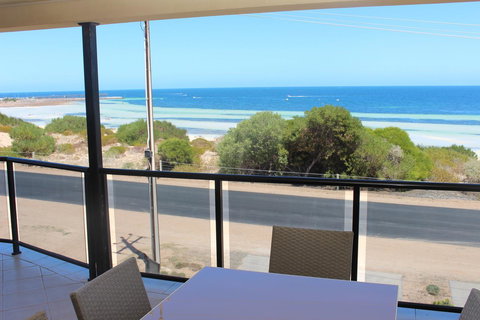 The Lighthouse - Beachfront Accommodation - Holiday Adelaide 9