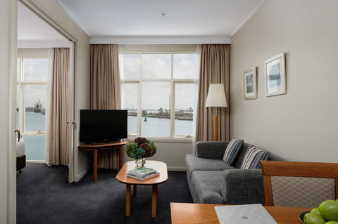 Rydges Newcastle - Holiday Adelaide 16