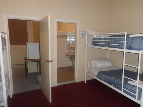 Adelaide Backpackers And Travellers Inn - Holiday Adelaide 4