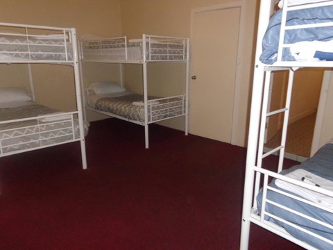 Adelaide Backpackers And Travellers Inn - Holiday Adelaide 2