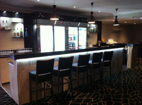Cattlemans Country Motor Inn & Serviced Apartments - Holiday Adelaide 1