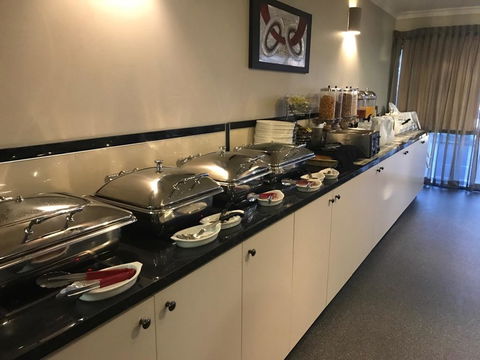 Cattlemans Country Motor Inn & Serviced Apartments - Holiday Adelaide 5
