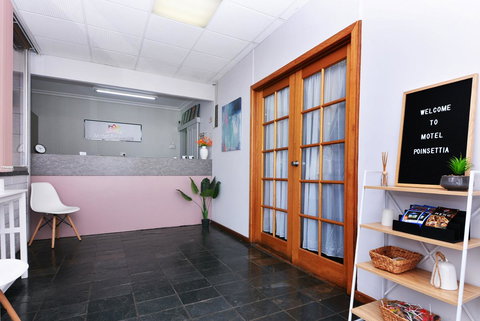 Motel Poinsettia - Holiday Adelaide 1