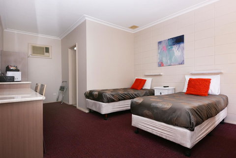 Motel Poinsettia - Holiday Adelaide 5