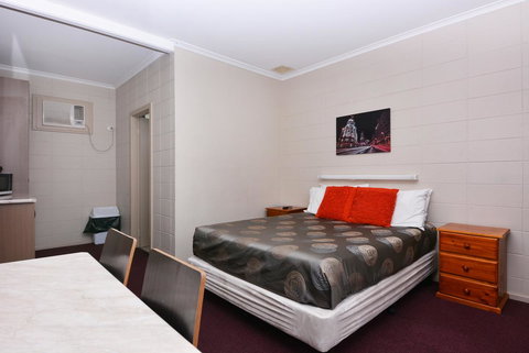Motel Poinsettia - Holiday Adelaide 14