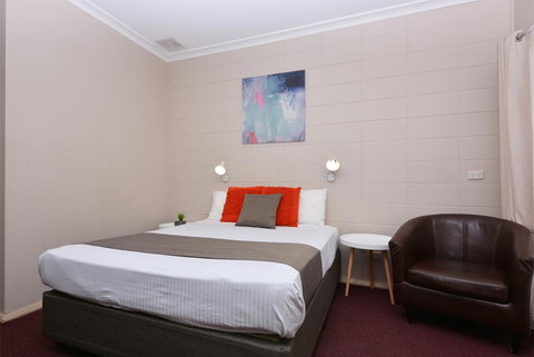 Motel Poinsettia - Holiday Adelaide 0