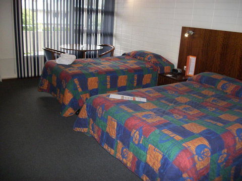 HotelMOTEL Adelaide - Holiday Adelaide 4