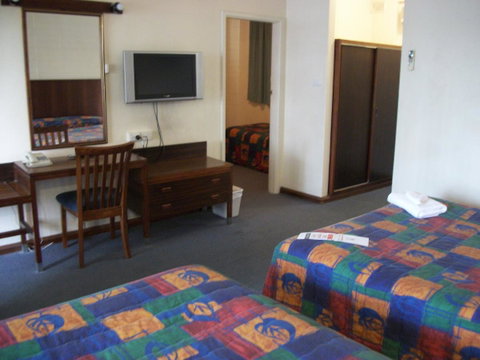 HotelMOTEL Adelaide - Holiday Adelaide 6