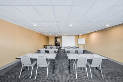 Adina Apartment Hotel Wollongong - Holiday Adelaide 35