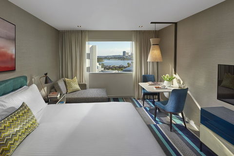 Crown Promenade Perth - Holiday Adelaide 28
