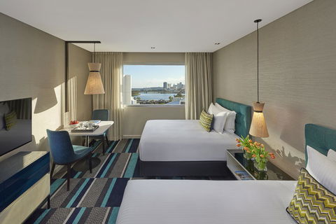 Crown Promenade Perth - Holiday Adelaide 2