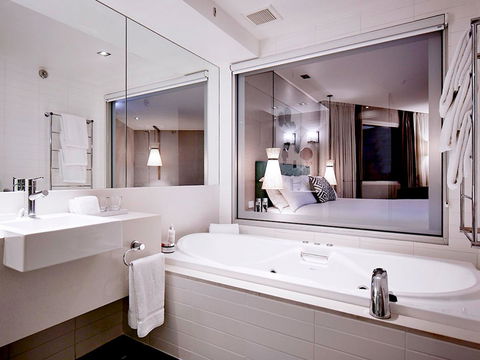 Crown Promenade Perth - Holiday Adelaide 4