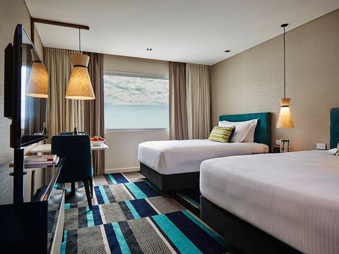 Crown Promenade Perth - Holiday Adelaide 12