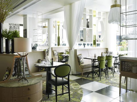Crown Promenade Perth - Holiday Adelaide 18