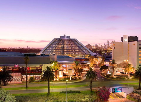 Crown Metropol Perth - Holiday Adelaide 5