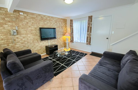 Pelicans Albany Middleton Beach - Holiday Adelaide 29