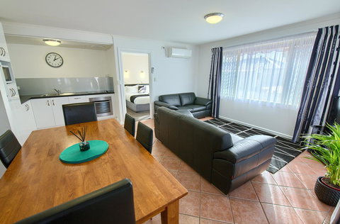 Pelicans Albany Middleton Beach - Holiday Adelaide 9