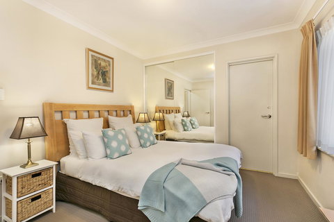 Perth Short Stays - Holiday Adelaide 2