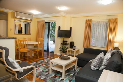 Perth Short Stays - Holiday Adelaide 10
