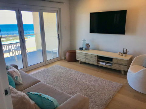 Cottesloe Beachfront Ocean View Apartment - Holiday Adelaide 6