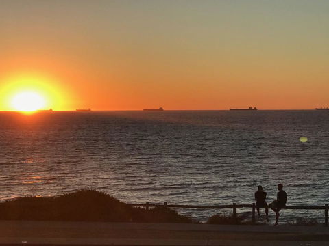 Cottesloe Beachfront Ocean View Apartment - Holiday Adelaide 18