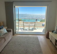 Cottesloe Beachfront Ocean View Apartment - Holiday Adelaide