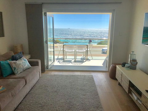 Cottesloe Beachfront Ocean View Apartment - Holiday Adelaide 0