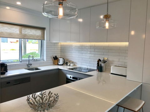 Cottesloe Beachfront Ocean View Apartment - Holiday Adelaide 12