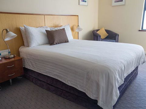 Ocean Beach Hotel - Holiday Adelaide 0