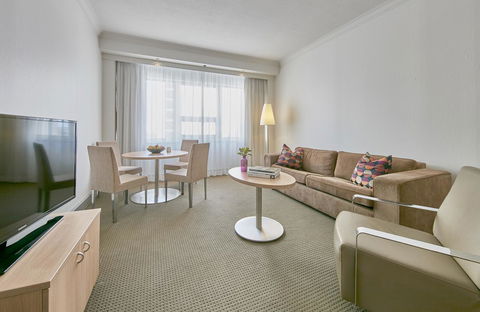 Mercure Perth - Holiday Adelaide 11